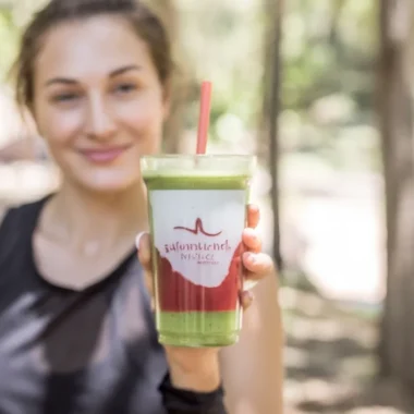 Low-carb Mounjaro smoothie ingredients for a healthy diet