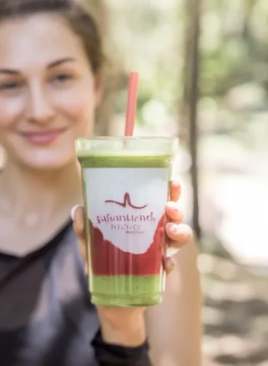 Low-carb Mounjaro smoothie ingredients for a healthy diet