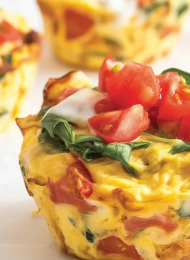 Quick keto breakfast recipes for weight loss featuring high-protein, low-carb meals.